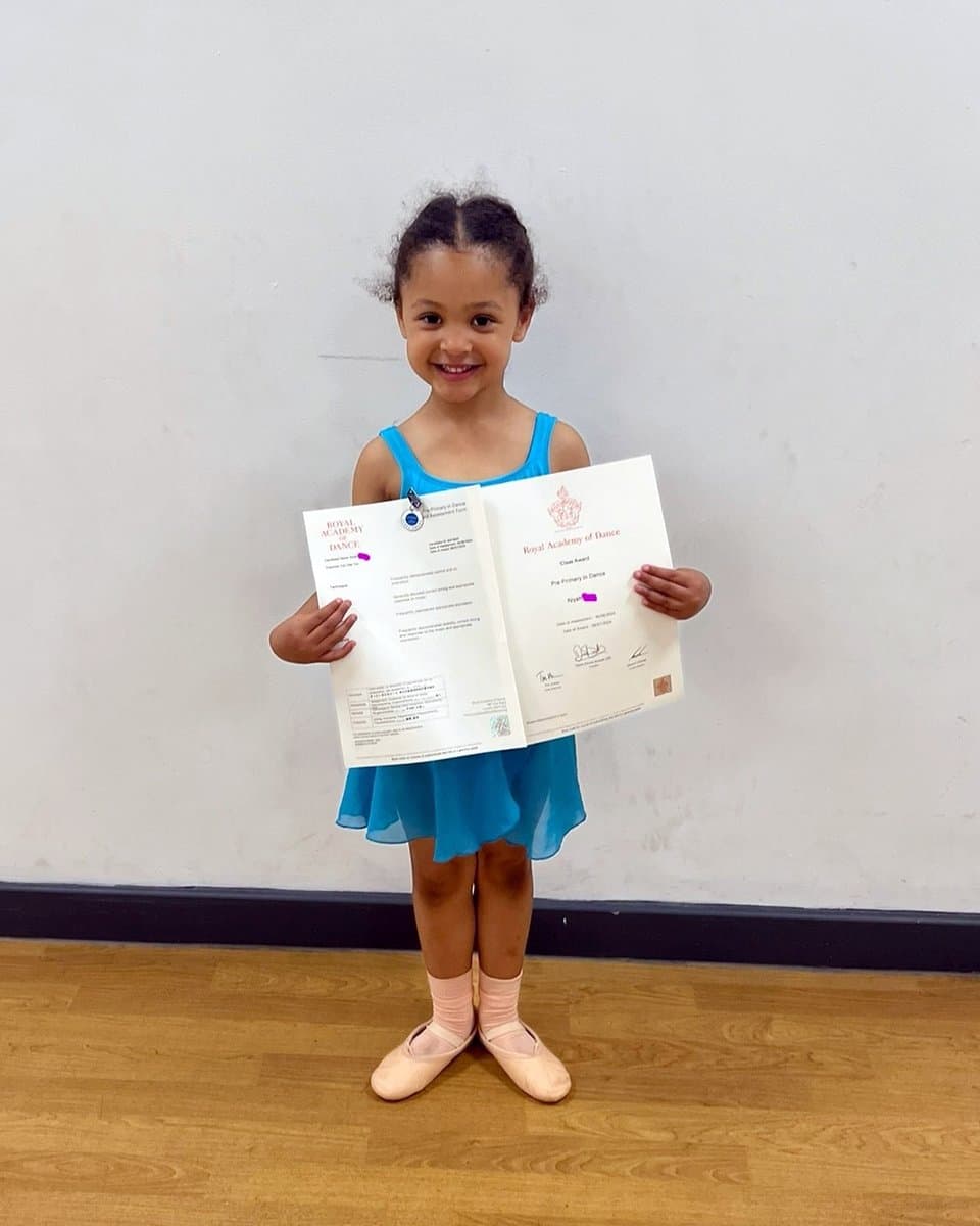 En Pointe Theatre Arts students celebrating RAD and ISTD exam results in Cardiff