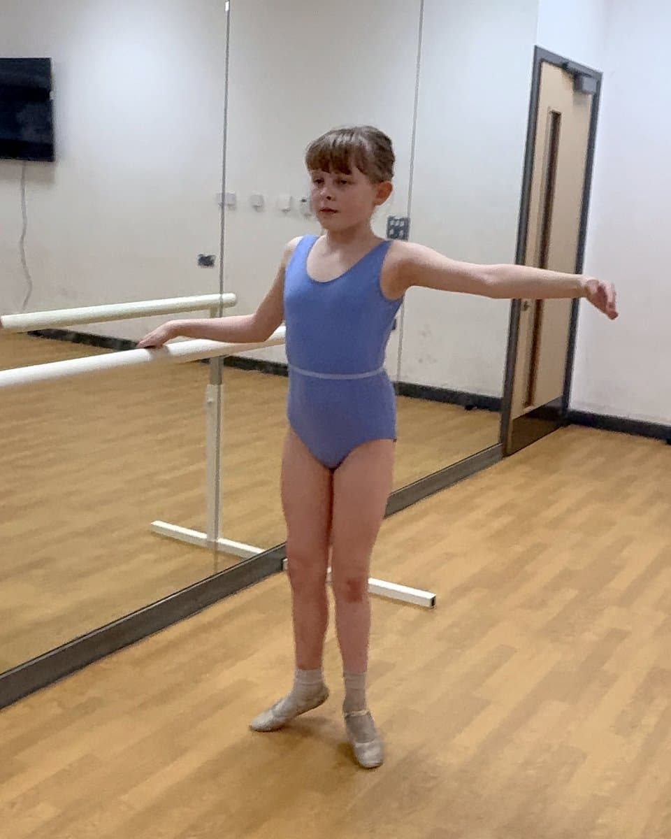 Ballet class at En Pointe Theatre Arts Cardiff, photo 2