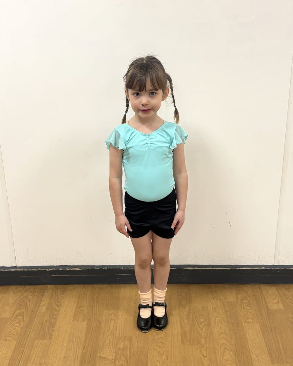 En Pointe Theatre Arts uniform