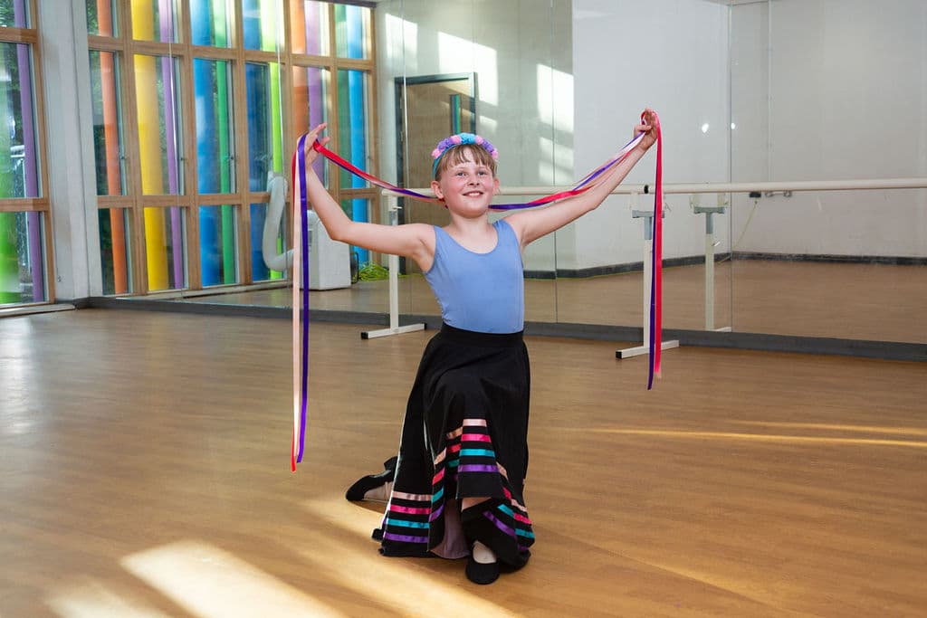 Ballet class at En Pointe Theatre Arts Cardiff, photo 3