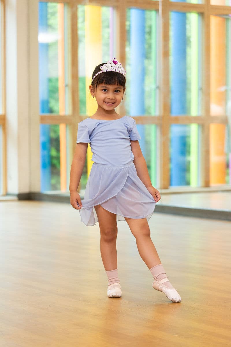 Ballet class at En Pointe Theatre Arts Cardiff, photo 8